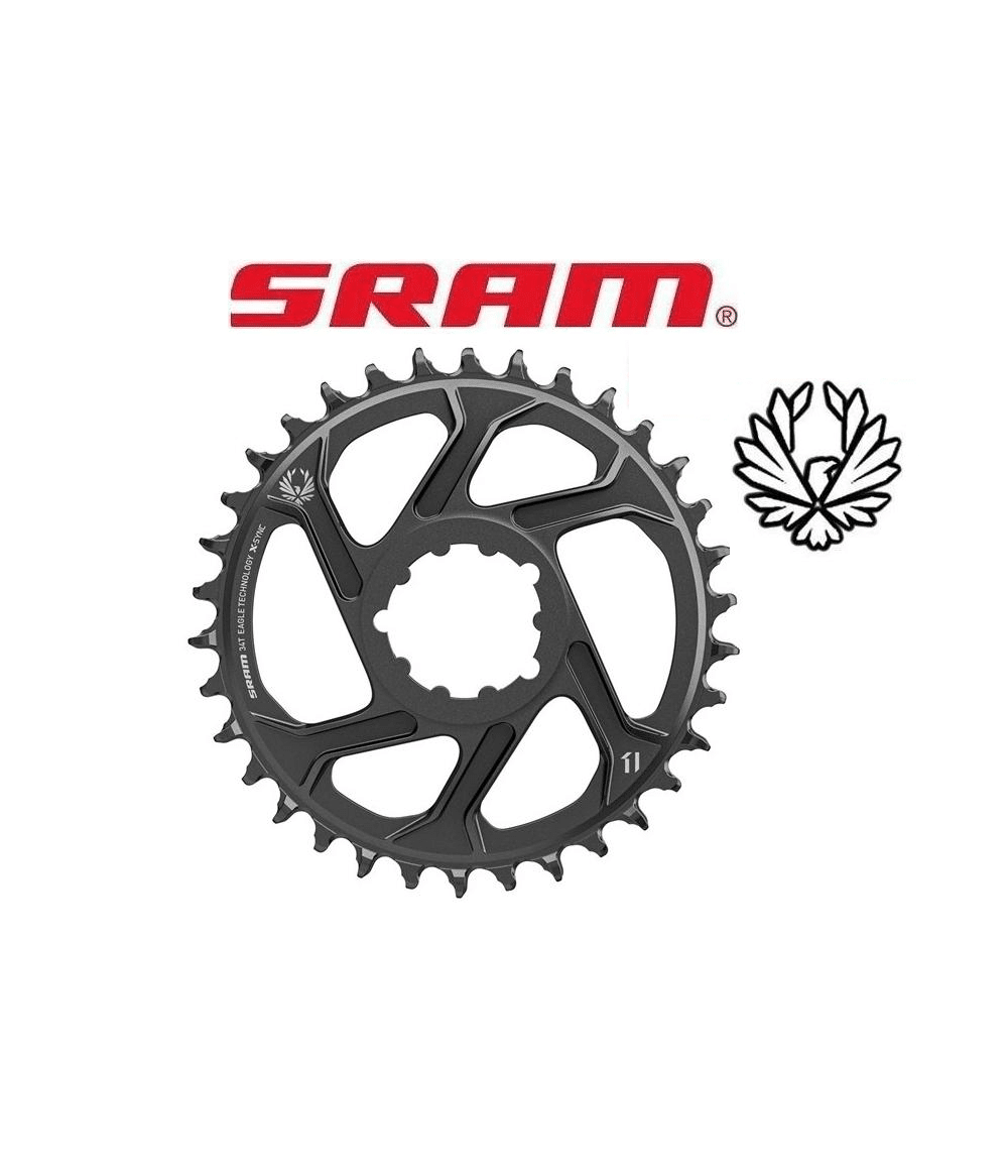 drev-sram-x-sync-2-eagle-boost.png Mörkgrå SRAM X-Sync 2 Eagle Boost drev framför SRAM logotyp och liten illustration, i en studio med starkt ljus.