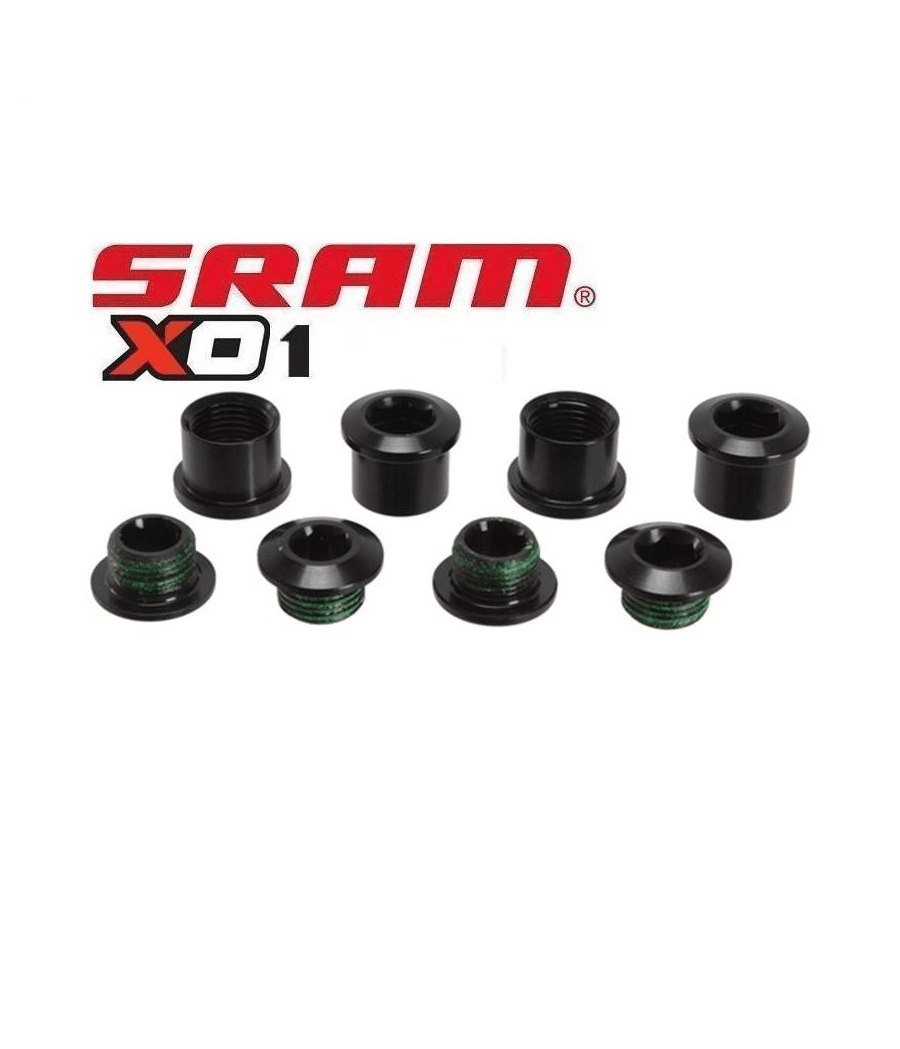 drevbult-sram-x01.png Åtta svarta drevbultar i två rader med SRAM X01 logotyp ovanför, fotograferade i starkt studioljus med fokus på detaljerna i bultarna och logotypen.