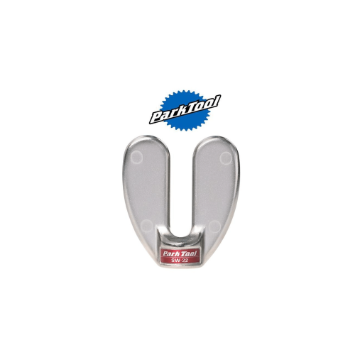 Silverfärgad Park Tool SW-22 ekernyckel mot en ren vit bakgrund. Stark belysning framhäver detaljerna och den släta ytan, vilket ger en professionell och detaljerad produktbild.