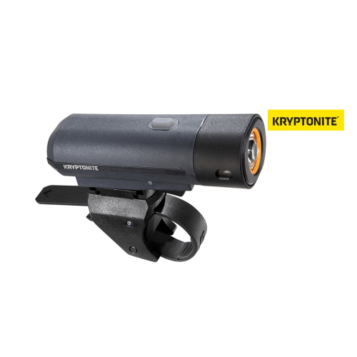 Framlampa Kryptonite Street F-150 lumen cykelstrålkastare, som visas i svart med monteringsfäste och rem, visas mot en vit bakgrund. Den gula Kryptonite-logotypen syns på höger sida av bilden.