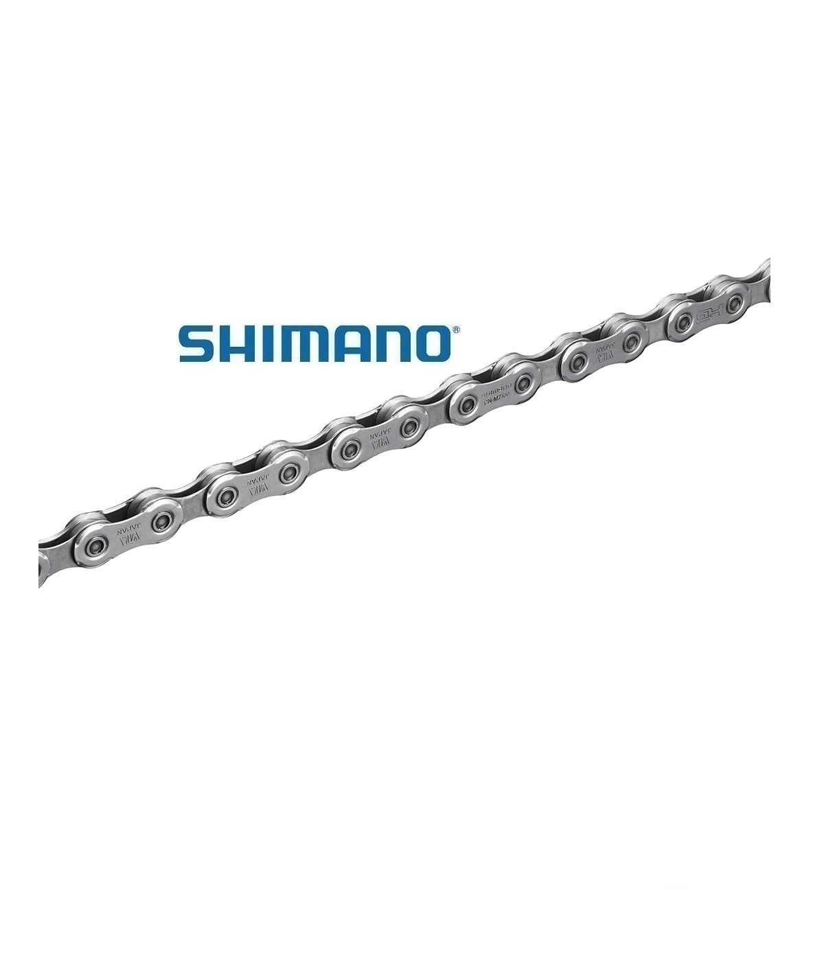 kedja-shimano-slx-cs-m7100.png Cykkelkedja Shimano SLX CN-M7100 i silvertoner, diagonalt placerad mot en vit bakgrund, med Shimano-logotypen synlig. God belysning framhäver detaljerna i kedjans konstruktion.