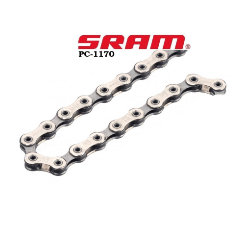 Silverfärgad cykelkedja, SRAM PC-1170, elegant exponerad mot en ren, vit bakgrund. Belysningen framhäver kedjans detaljer och den tekniska precisionen.