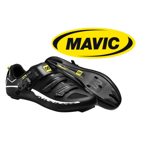 Ett par Mavic Aksium Elite Racer-cykelsko i svart med tre remmar och ett spänne