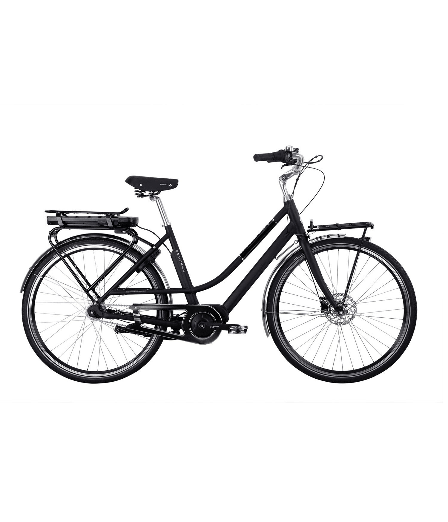 monark-e-nytan.png El-cykel Monark E-nytan 7s 28" - Svart har en genomgående ram, upprätt styre, främre och bakre pakethållare, skärmar och ett kedjeskydd, visad i sidoprofil mot en vit bakgrund.