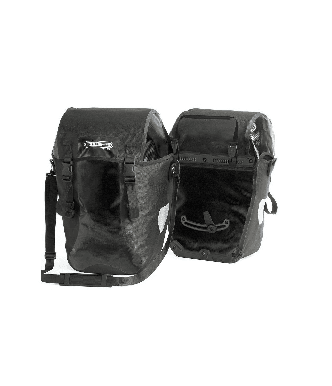 ortlieb.bike_.packer.classic.svart_.png Ortlieb Bike-Packer Classic i Svart visas mot en vit bakgrund. Detta set innehåller två svarta vattentäta cykelväskor med axelremmar, spännen, reflexer och bärhandtag.