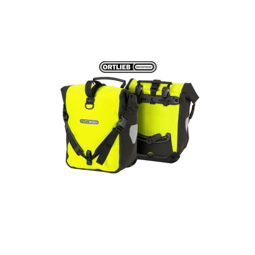 Bilden visar två Packväska Ortlieb Front-roller Hi-vis packväskor (2x12,5L) i ljusgult och svart, den ena med det främre och den andra med det bakre monteringssystemet, med Ortliebs logotyp ovanför dem.