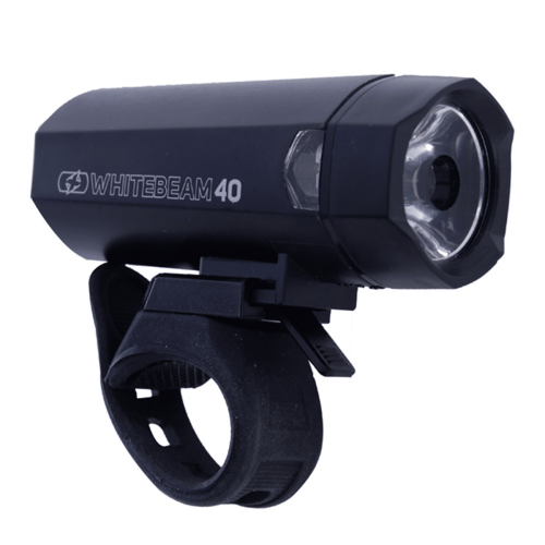 Framlampa OXC Bright Torch 40 lumen är en svart cykellampa med ett remfäste för styret. Den har en kantig design och ett transparent främre linsskydd.
