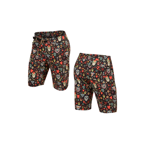 Två par Pearl Izumi Summit Shell Short Women, knälånga svarta shorts med ett färgglatt mönster av tecknade dödskallar och hjärtan, visas framifrån och bakifrån mot en vit bakgrund.