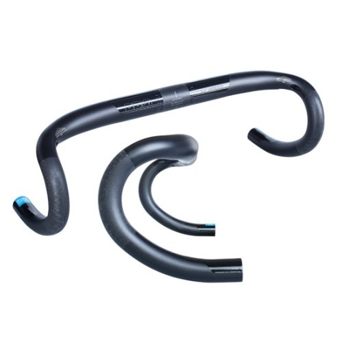 Närbild av PRO Vibe Compact Carbon racerstyre i svart.