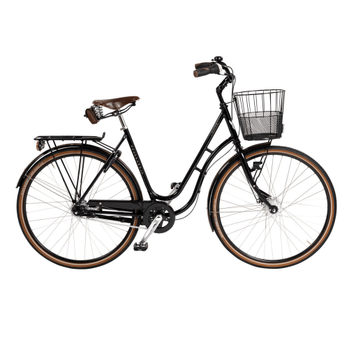 Damcykel Skeppshult Natur Premium 7s i svart har solbruna däck, brun sadel, pakethållare, korg fram och upprätt styre, som visas i profil mot en vit bakgrund.