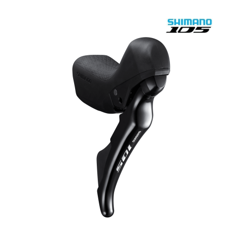 En Shimano 105 ST-R7020 hydraulisk STI-reglage för racercykel, i svart. Skarp detaljrikedom och studioljus framhäver ergonomin och den precisa växlingen för 2x11-växlar.