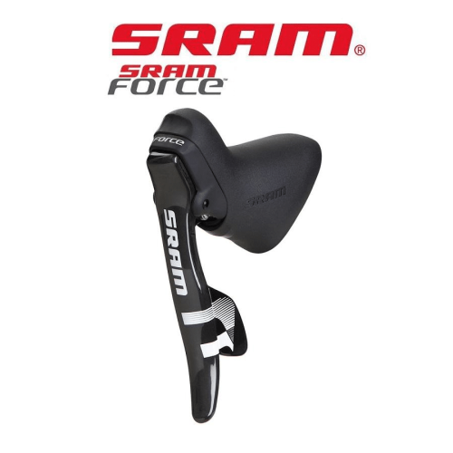 SRAM Force 2x10-växlad STI-reglage i svart, med tydlig SRAM-logotyp, fotograferad i studiobelysning mot en vit bakgrund, vilket framhäver detaljerna och den matta finishen.