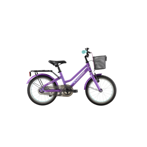 En lila barncykel med svart sadel, svart styre, en frammonterad grå korg, pakethållare bak och sparkstöd, sedd från sidan mot en vit bakgrund.