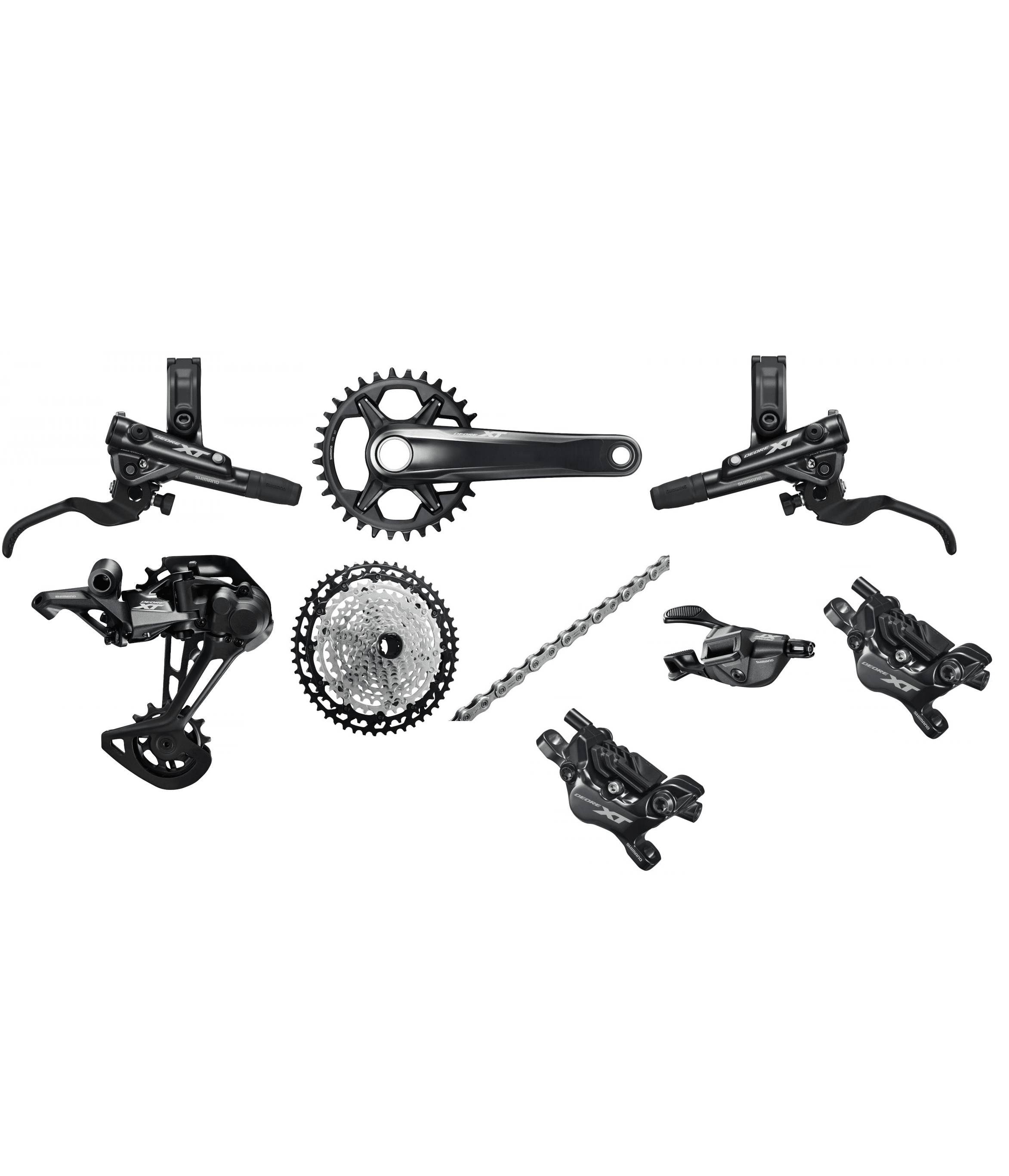 xt-grupp-36t.png Shimano XT M8100 cykelkomponenter i en gruppbild, inklusive vevparti, kassett, kedja, bakväxel, växelreglage och bromsar. Detaljerad återgivning med fokus på texturer och material.