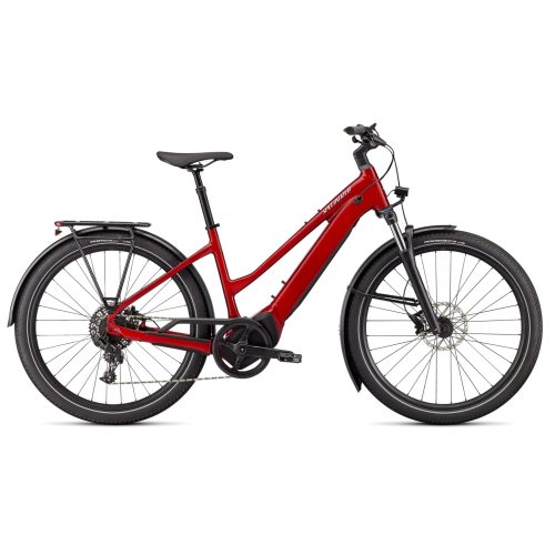 Röd Specialized Vado 4.0 ST elcykel framställd i studio. Bra ljus framhäver de eleganta detaljerna och den sportiga designen. Perfekt för pendling och äventyr.