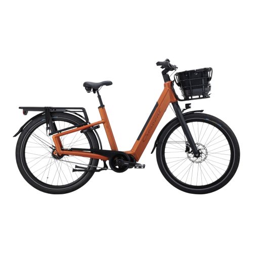Orange Elcykel Crescent Elmer 20 med korg fram och pakethållare bak.