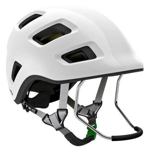 Detaljerad bild av en vit cykelhjälm med ventilationshål och grå remmar. Ljuset framhäver hjälmens släta yta och design, vilket speglar dess funktionella syfte för sportutövning.