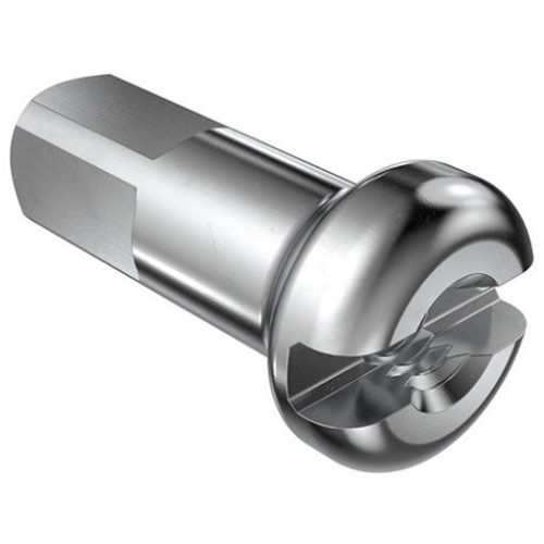 En detaljerad närbild av en DT Swiss mässingsnippel i silver, avsedd för 100 stycken. Den metalliska ytan reflekterar subtilt ljuset, vilket framhäver dess precisionsdesign.