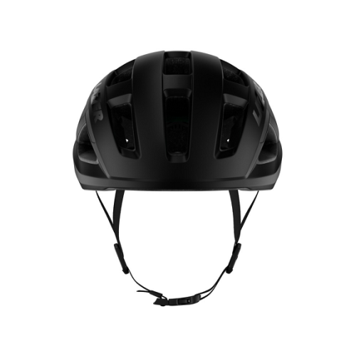 Svart Lazer Tonic KineticCore cykelhjälm framifrån, bra synlighet av ventilationsöppningar och hakspänne. Stark belysning framhäver den matta ytan och moderna designen.