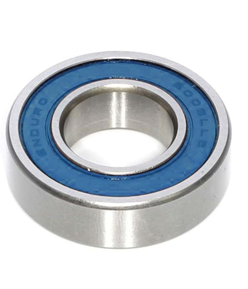 enduro-6003llb.jpg Närbild av ett Enduro 17x35x10mm 6003LLB ABEC3 maskinkullager. Metalliska och blå detaljer syns tydligt i god belysning, vilket framhäver konstruktionen och kvaliteten.