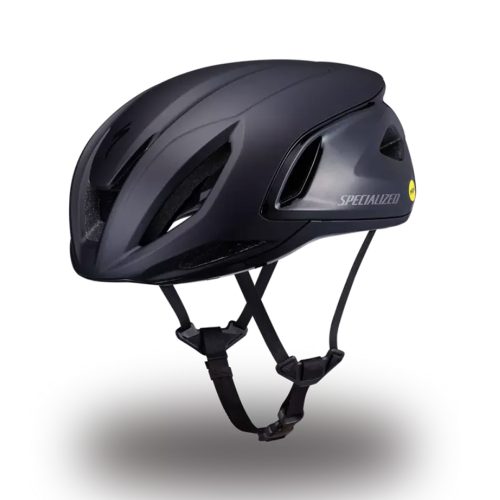 Mörk, aerodynamisk Specialized Propero 4 cykelhjälm mot en vit bakgrund med mjuk skugga. Hjälmens glansiga yta och ventilationshål framhävs av subtilt ljus.