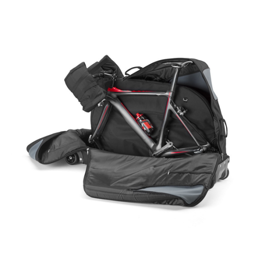 En öppen svart cykelväska Elite Borson Bike Bag med en racercykel inuti, redo för transport. Väskan står på hjul och har grå detaljer. Ljuset är jämnt och visar produkten tydligt.