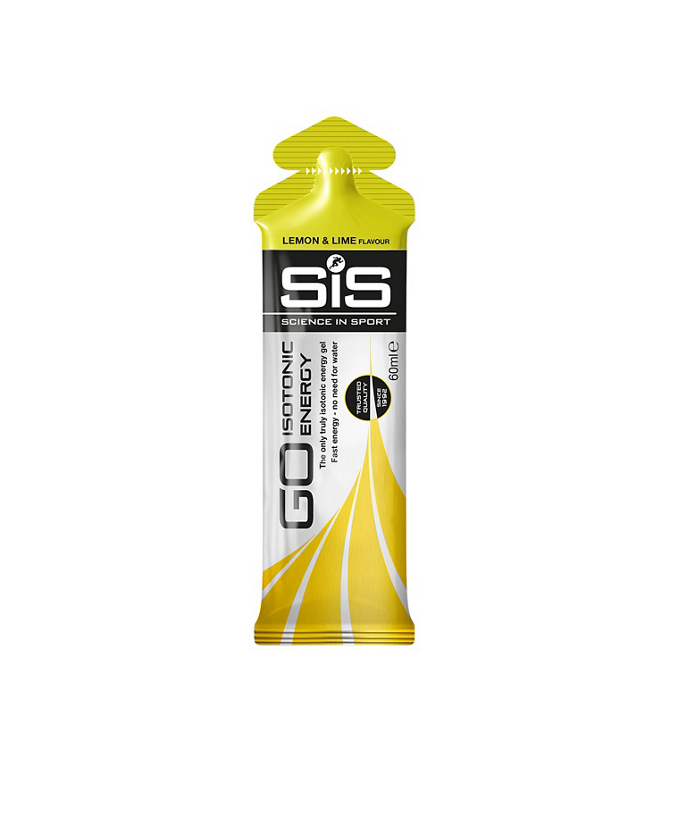 SIS131041 En ensamstående SiS GO Isotonic Energy Gel i citron- och lime-smak dominerar bilden. Gelen har en stark gul färg med en snygg gradient och texten "GO" i stora bokstäver. Isolerad mot en skarp, ren vit bakgrund.