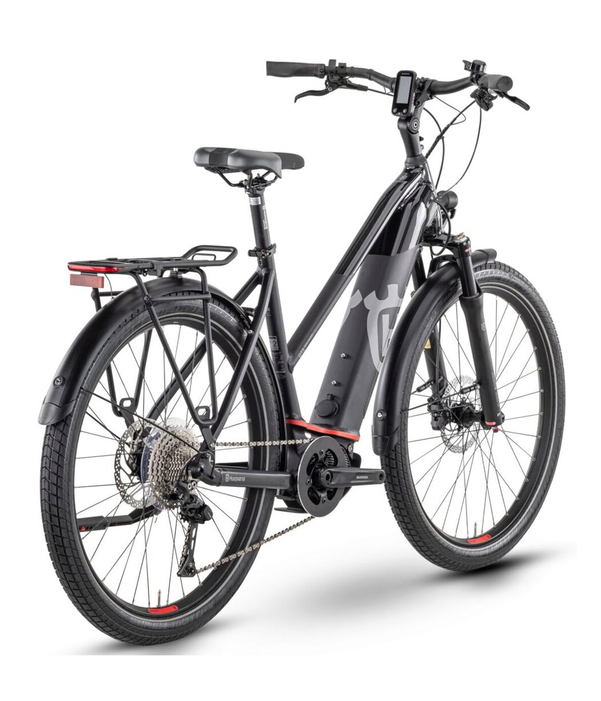 Husqvarna-Gran-Tourer-GT3-Lady-svart En mattsvart Husqvarna Gran Tourer GT3 damcykel visas i en studio. Den är belyst med starkt ljus och har ett detaljerat fokus som lyfter fram cykelns design.