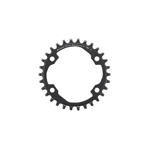 En detaljerad bild av ett svart Shimano CUES FC-U6000-1 framdrev med 30 tänder. Dynamisk kedjeengagemang syns tydligt i produktens design, framhävd av jämn belysning och skärpa.
