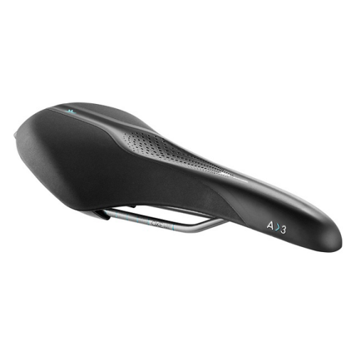 En svart Selle Royal Scientia A>3 cykelsadel i atletisk design visas i profil mot en ren vit bakgrund. Det är en tydlig produktbild i studiobelysning.
