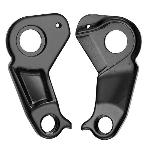 Två svarta växelöron för Ghost cyklar från årsmodellerna 2014-2016 visas i detalj. Stark belysning framhäver formen och detaljerna i den maskinbearbetade metallen mot en vit bakgrund.