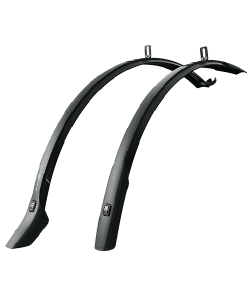 SKS-Velo-42 Närbild av ett SKS Velo 42 skärmset. Skärmarna är svarta med silverfärgade detaljer och hängs upp på en vit bakgrund. Mjukt ljus framhäver formen och texturen.