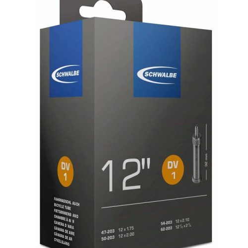 Ett Schwalbe DV1 cykelslangspaket med 40 mm Dunlop ventil visas i en välbelyst produktbild. Förpackningen är grå med blå accenter, och tydliga specifikationer samt logotyper framträder tydligt mot den dämpade bakgrunden.