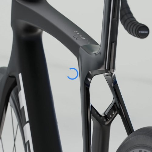 Närbild av en Racer Trek Madone SL 6 Gen 8 cykel.
