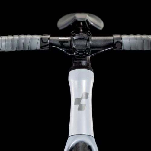 Racer Cube Agree C:62 ONE, 105 Di2 cykelstyre och sadel.