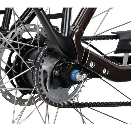 Detalj av en Batavus Finez Power Exclusive elcykel med remdrift.