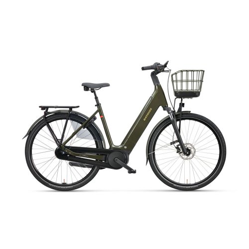 Grön Batavus Altura Power Plus elcykel med korg för säker och bekväm transport.