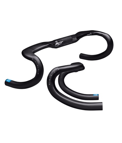 Svart PRO PLT Carbon Ergo Compact racerstyre för cykel, sett ur två vinklar.