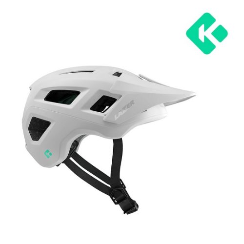 Vit Lazer Coyote cykelhjälm med hakband och Lazer logotyp.
