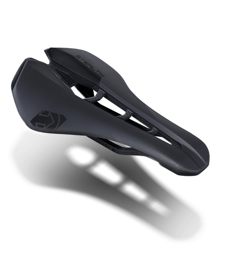 Pro-0378-stealthsuperlight Svart PRO Stealth Superlight cykelsadel med kolfiberdetaljer för hög prestanda.