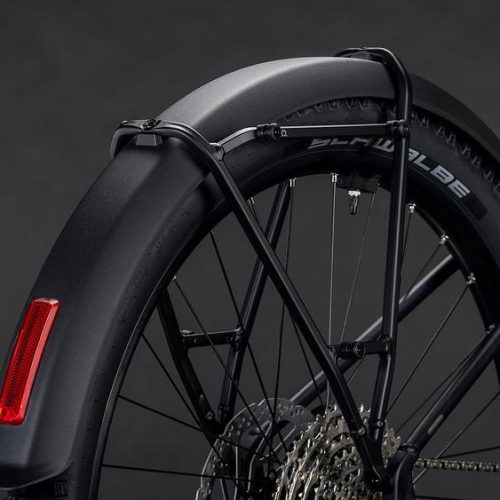 Cykelskärm och bakre pakethållare på Reaction Hybrid Pro 800 FE el-mountainbike.