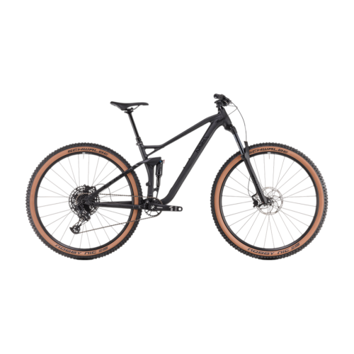 Svart MTB Cube Stereo ONE22 Pro 29 mountainbike med bruna däck.