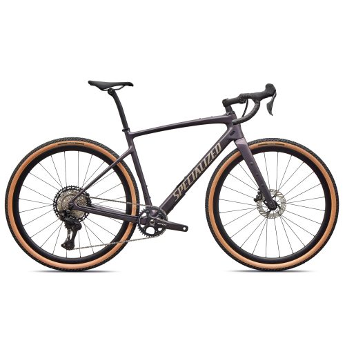 En lila Gravel Specialized Diverge Expert cykel står mot en vit bakgrund