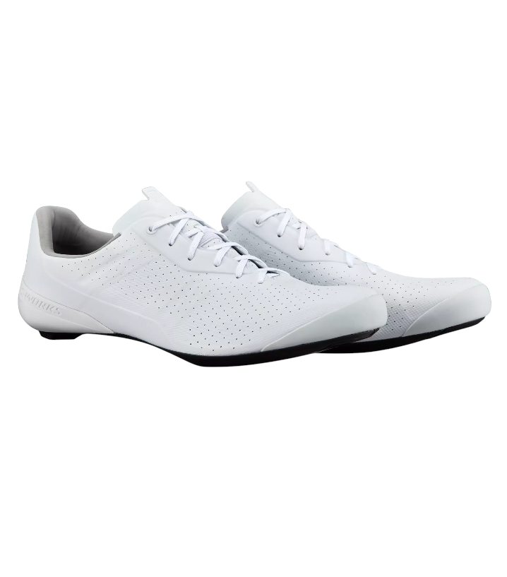 61023-944_SHOE_SW-TORCH-LACE-RD-SHOE-WHT-44_PAIR Ett par vita Racer-sko Specialized S-works Torch Snörade cykelskor med perforerad ovandel