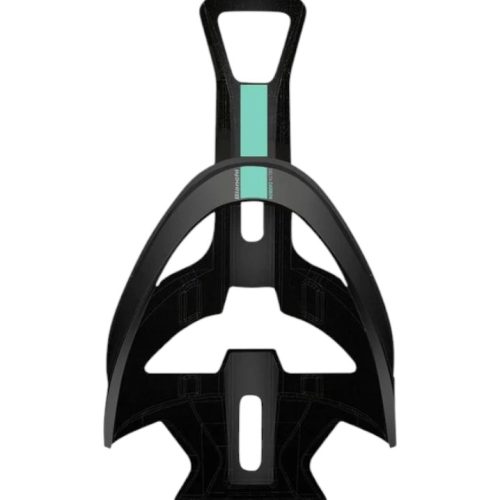 Flaskställ Bianchi Delta Carbon Svart/Celeste är en svart vattenflaskhållare för cykel med en celeste rand upp i mitten, med en geometrisk öppen design. Den visas framifrån mot en vit bakgrund.