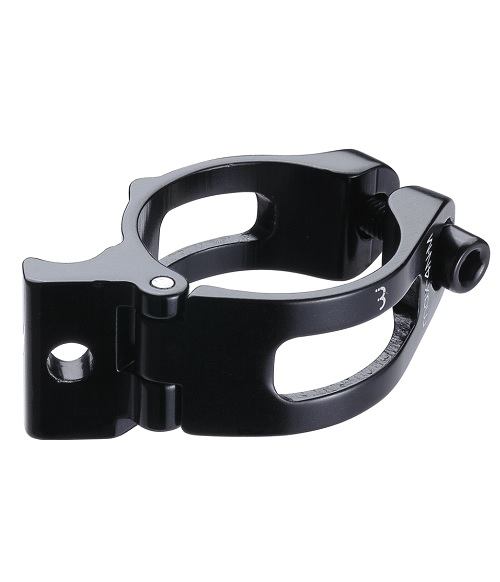 BBB-Klamma-Front-gear En klämma i svart metall, Framväxelklamma BBB eller Cavo, storlek 34,9 mm, med gångjärn, spännbult, rund öppning och en rektangulär monteringsflik med hål - lämplig som klämma för cykelns framväxel.