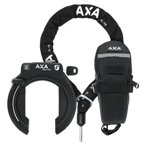 Låskombo AXA Block XXL 100/5,5 Plug-in kätting med väska innehåller ett svart cirkulärt ramlås, ett kedjelås i en svart tyghylsa och en matchande bärväska med reflexremsa.