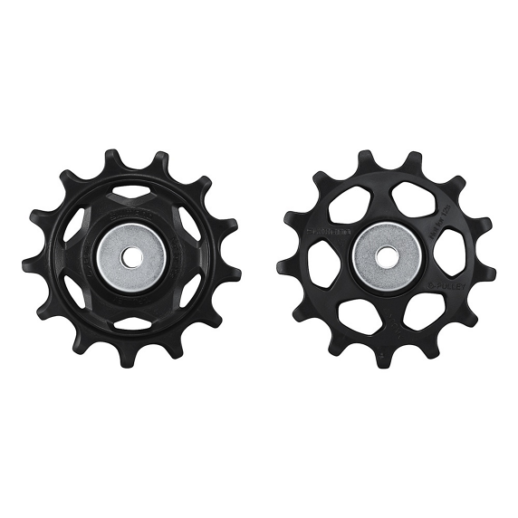 Y3JF98010_RD-U6000-primary_1.jpg.thumb.572.572 Två svarta Rulltrissor Shimano Cues RD-U6000, bakväxel - 11s jockeyhjul med metallcentrum visas sida vid sida mot en vit bakgrund. Det vänstra hjulet har tätt placerade tänder än det högra.