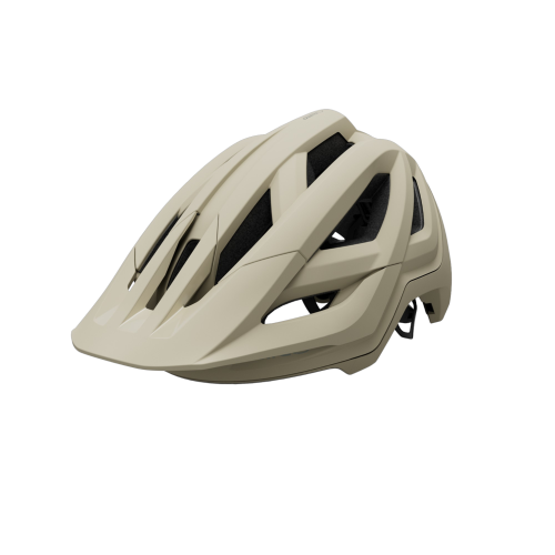 Hjälm Giro Montaro Pro Mips 2026 i beige har flera ventilationsöppningar, ett visir framtill och ett justerbart bakre spännband, avbildad mot en vit bakgrund.
