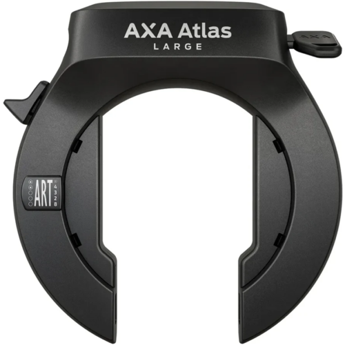Ett svart Ramlås AXA Atlas Large-cykellås av ringtyp med logotyp och låsmekanism, försedd med en cirkulär öppning och ett nyckelhål uppe till höger.